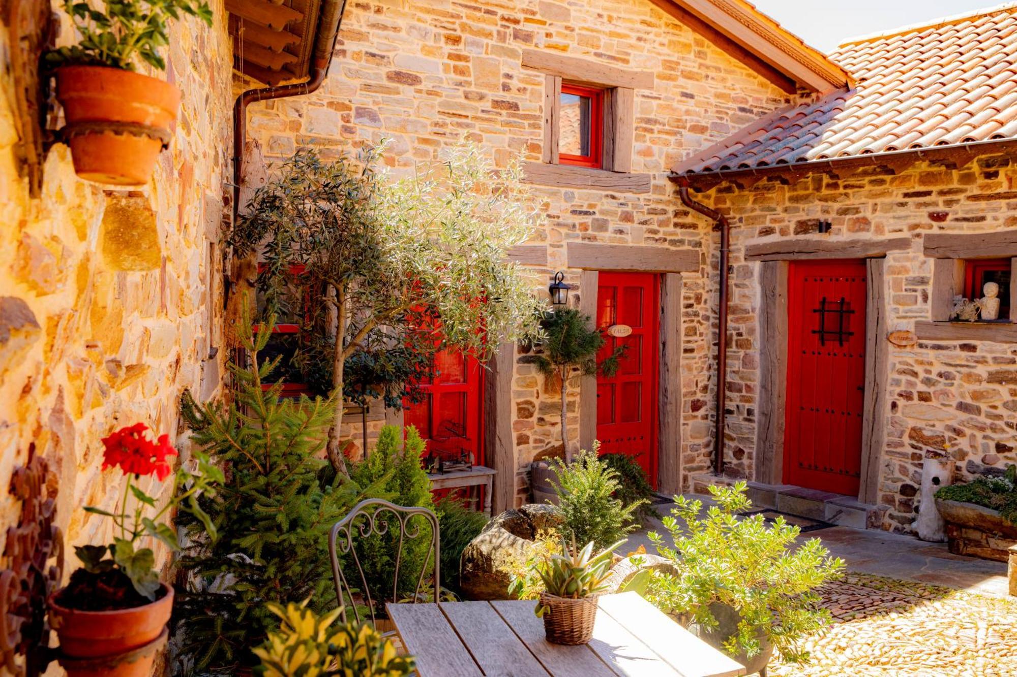 Via Avis Guest House Santa Catalina de Somoza ภายนอก รูปภาพ